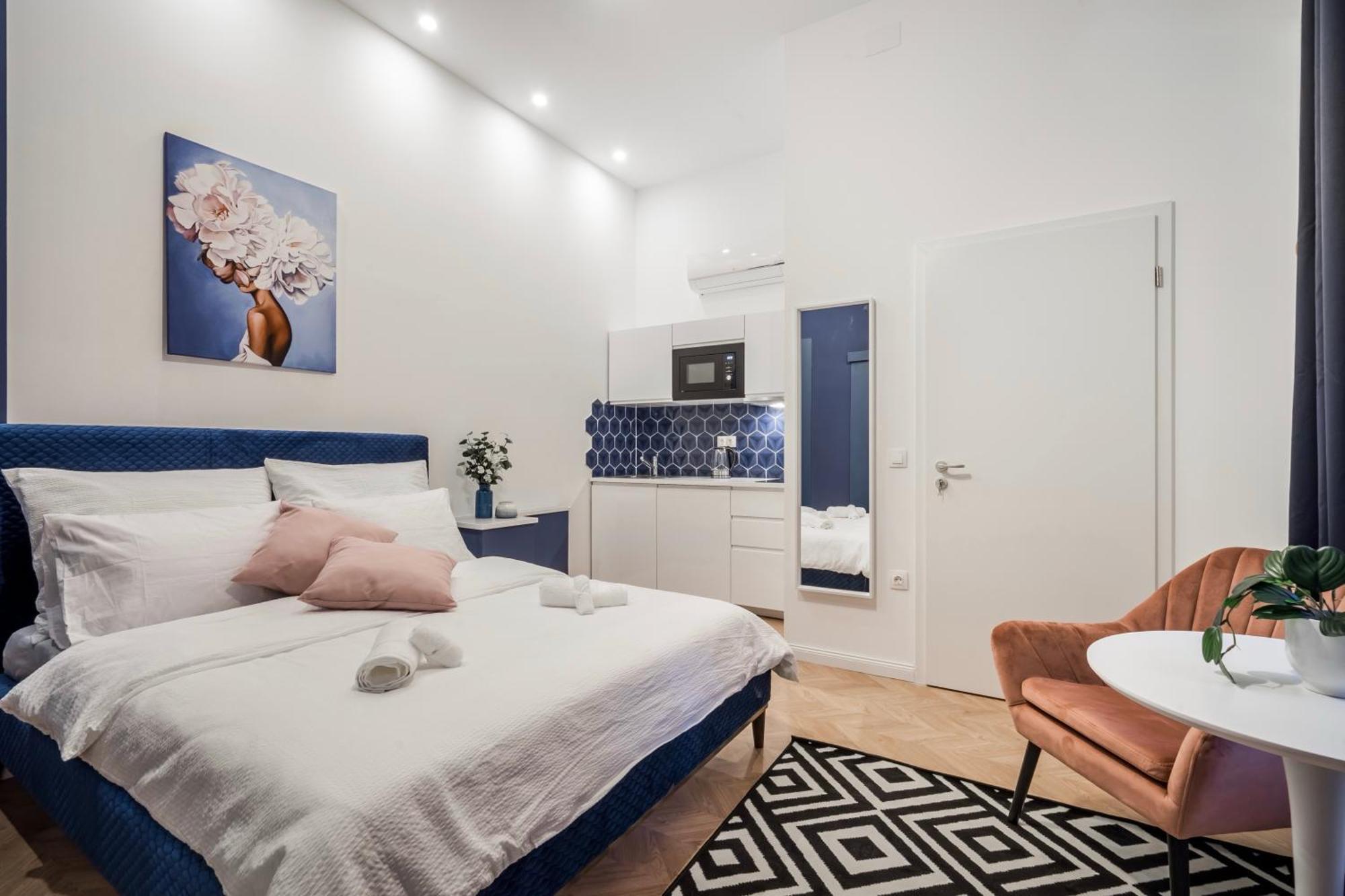 D58 - Grand Boulevard Royal Apartment - Best Location By Bqa Budapest Bagian luar foto