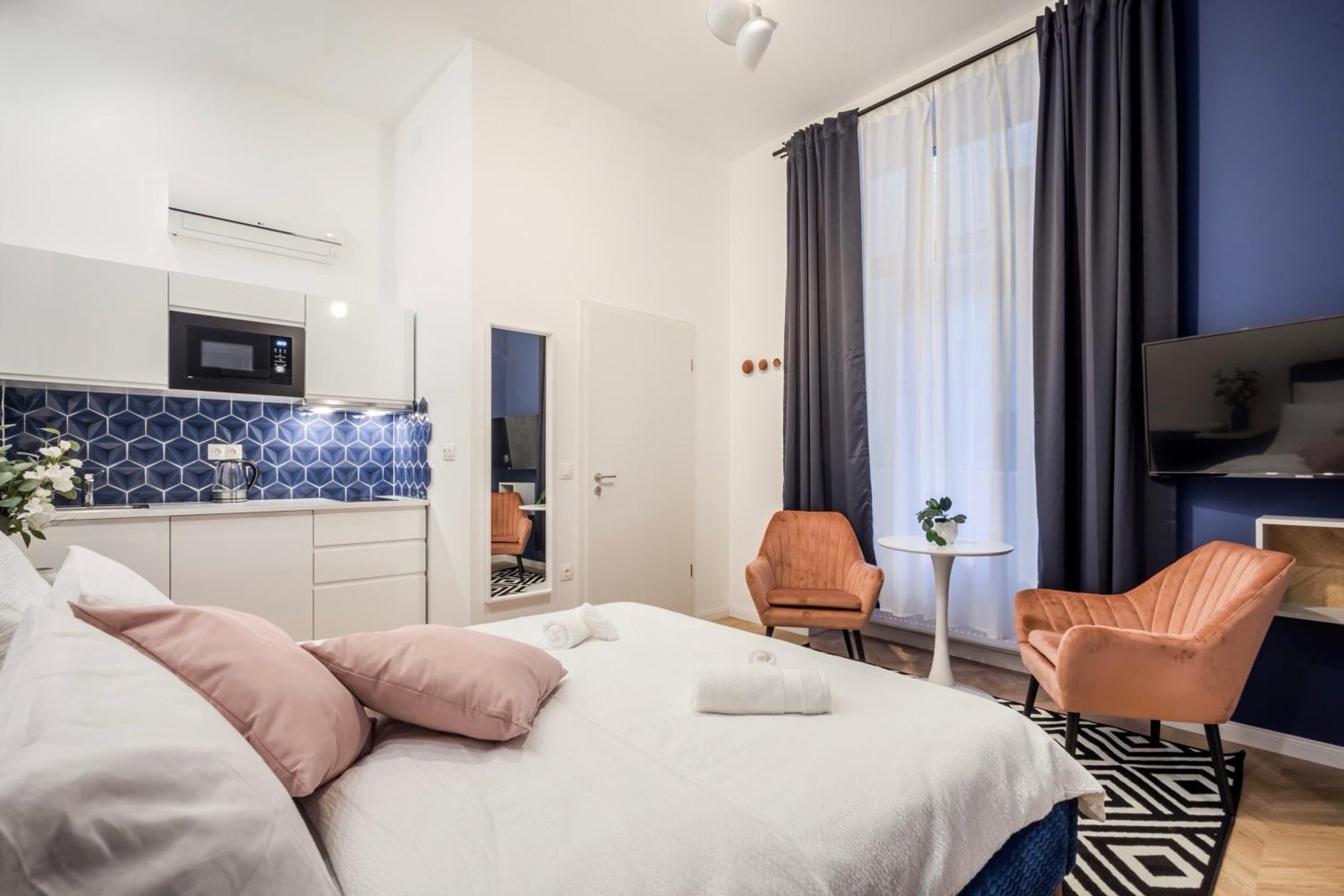 D58 - Grand Boulevard Royal Apartment - Best Location By Bqa Budapest Bagian luar foto