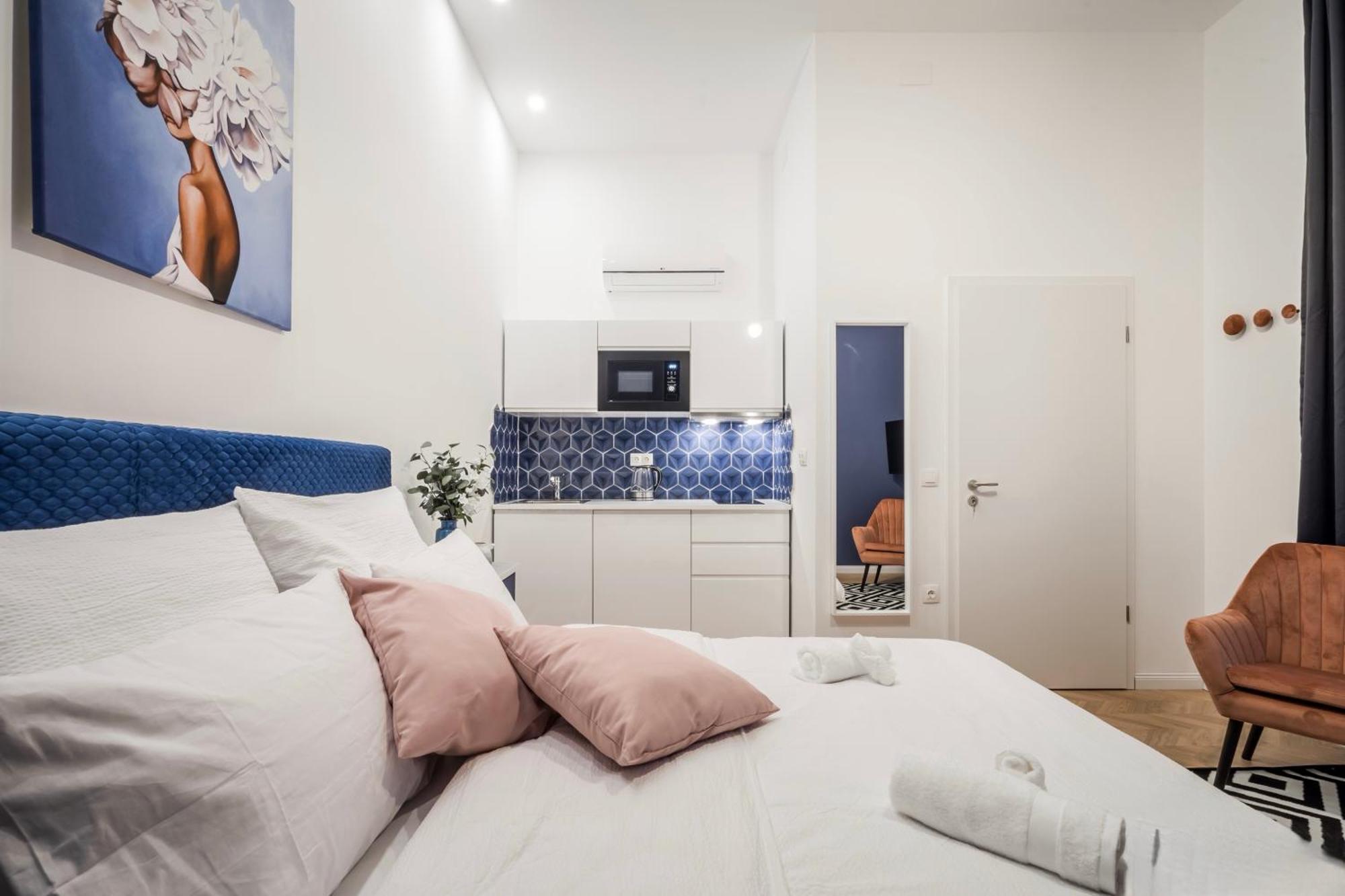 D58 - Grand Boulevard Royal Apartment - Best Location By Bqa Budapest Bagian luar foto